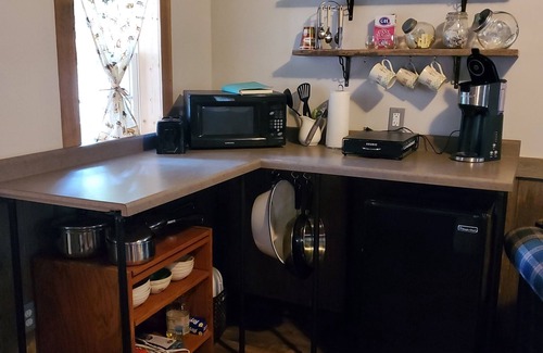 Goodman Cabin | Cozy Northwoods Mini Cabin.*SAUNA/HOT TUB*ATV/SNOWMOBILE TRAILS*