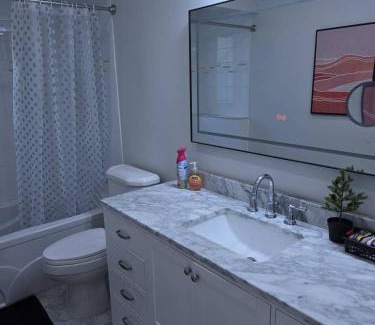 West Oakville House | Cozy Oakville Haven- Room 1