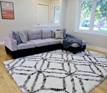 West Oakville House | Cozy Oakville Haven- Room 1
