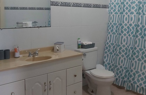 Cul de Sac Apartment | Cozy oasis, 5 minute drive to the main shopping area