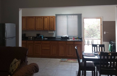 Cul de Sac Apartment | Cozy oasis, 5 minute drive to the main shopping area