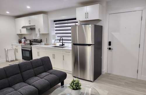 Mission House | Cozy one bed one bath private suite in heart of mission