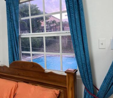 Lambeau Apartment | Cozy one Bedroom Apartment Garden side