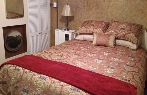 Lewistown Apartment | Cozy One Bedroom Studio Apt