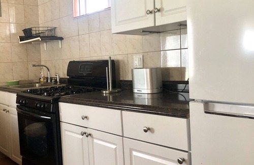 Mongaup Valley House | Cozy One bedroom Bungalow with shared pool 8m bethel woods 10m Casino