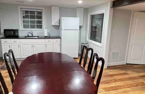 Wheaton-Glenmont Apartment | Cozy one bedroom apartment in charming Home in Silver Spring with WiFi