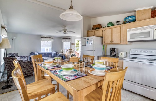 Pacific City House | Cozy Pacific City Home with Spacious Living Room is Near Restaurants and Beach!
