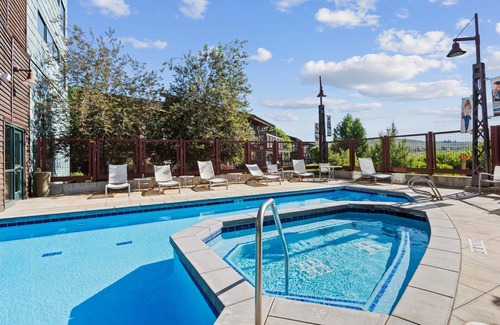 Kimball Junction Condo | Cozy Park City Stay | Gas Fireplace, Pool + Hot Tub, Prime Top Floor
