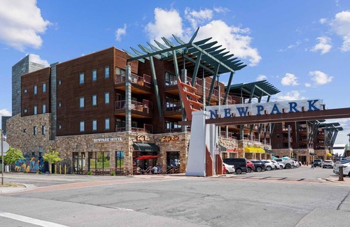 Kimball Junction Condo | Cozy Park City Stay | Gas Fireplace, Pool + Hot Tub, Prime Top Floor