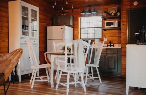 Dawsonville Cabin | Cozy, Peaceful Cabin Hideaway in North Georgia
