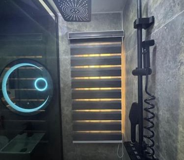 Abuja Apartment | Cozy Pent House with Balcony for R&R