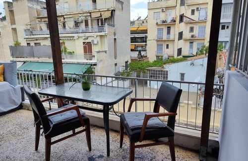 Kypseli Apartment | Cozy Penthouse in Athens Center