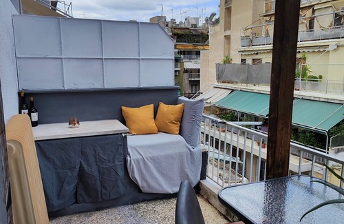 Kypseli Apartment | Cozy Penthouse in Athens Center