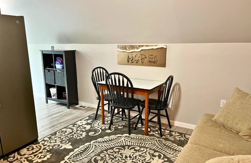 Pentwater Apartment | Cozy Pentwater Retreat with Hot Tub