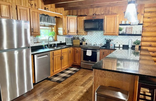 Stony Ridge Cabin | Cozy Perrysburg Cabins - Modern 2 Bedroom with Large Loft & Sleep#Bed!