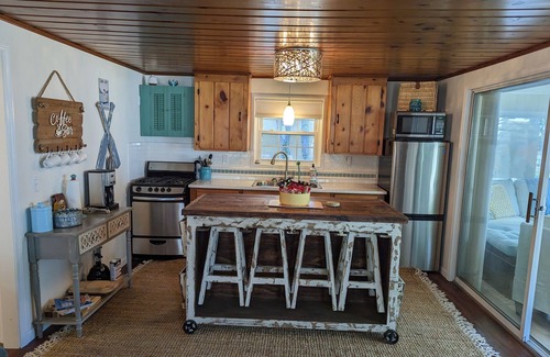 Lexington Cottage | Cozy Pet Friendly Cottage, Partial Water View, Sleeps 7, Half Block from Beach!