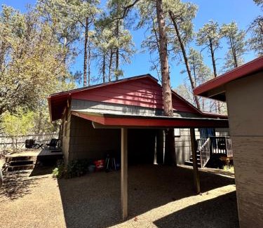 Ponderosa Park House | Cozy Pines Cabin in Prescott - 3bd 2ba