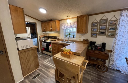 Hulbert House | Cozy Place w/Rustic Bunk house ORV Trail at end of driveway Sleeps 8-10