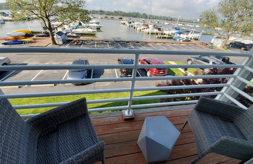 Port Clinton Condo | Cozy Port Clinton Condo with dock rental right outside door