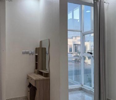 Seeb House | Cozy & Private Room in Family Home & Free Wi-fi