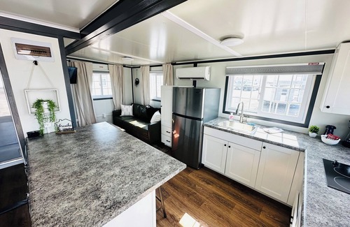 Pecos Apartment | Cozy, Private 2 bedroom BoxHouse in Pecos: Queen bed with Twin over Full Bunk Be