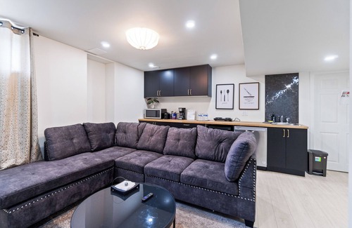 Carleton Place House | Cozy & Private Basement Suite with All Amenities