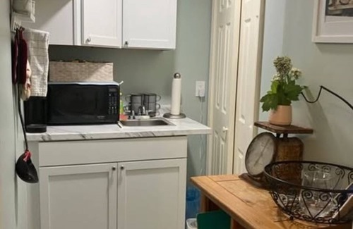 Harpers Ferry Apartment | Cozy private ground floor apartment in townhome walking distance to historic HF