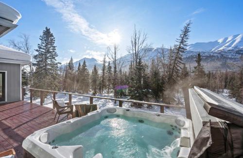 Eagle River House | Cozy Private Hot Tub, Luxe Views! Shiloh&harmony