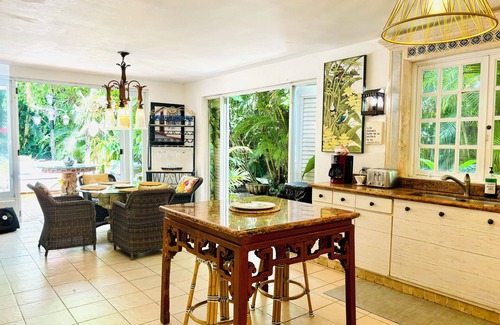 Navarro House | Cozy, private house with local flavor.
