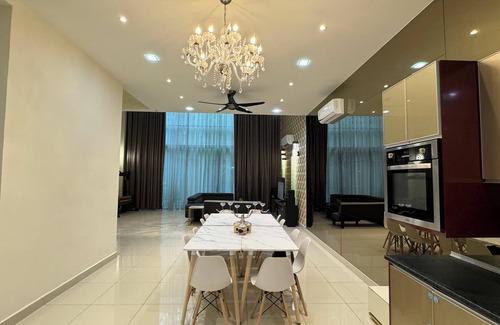 Puchong Villa | Cozy Private Pool Villa Puchong South up to 25 Pax