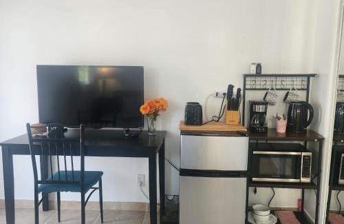 Goleta Bed & Breakfast | Cozy & Private Room in Goleta