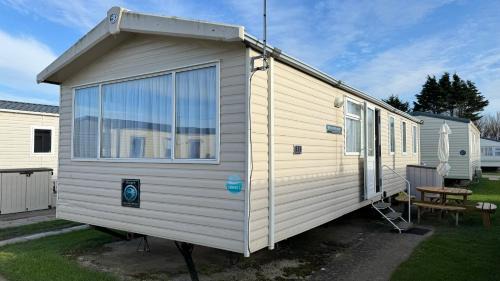 Rhyl House | Cozy Private Static Caravan at Llyons Robin Hood - Silver Birch Way 11