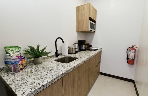 Arenal Hot Springs Apartment | Cozy private studio with WiFi, AC, jacuzzi, volcano views, 8min drive to Fortuna