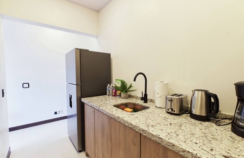 Arenal Hot Springs Apartment | Cozy private studio with WiFi, AC, jacuzzi, volcano views, 8min drive to Fortuna