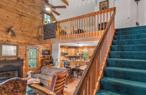 Otto Cabin | Cozy, private, tranquil mountain getaway in Otto NC near babbling creek.