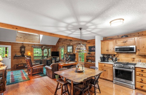 Otto Cabin | Cozy, private, tranquil mountain getaway in Otto NC near babbling creek.
