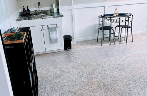 Woodburn House | Cozy & Private Unit - Mins away from WVU, Stadium, Hospitals, Free parking