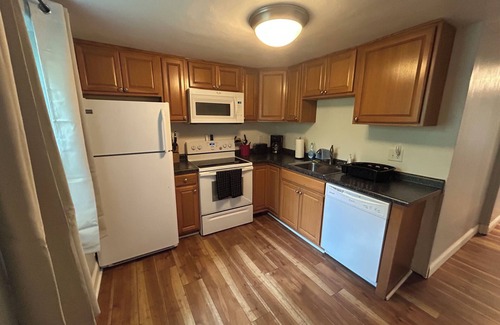 Bloomington House | Cozy & Quiet 2BD/1BTH Near Campus & Downtown Bloomington!