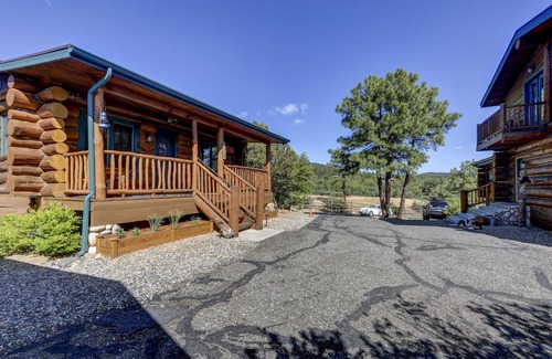 Prescott Cabin | Cozy, Quiet, Authentic Log Cabin w/Mtn View : 4 mi to Downtown