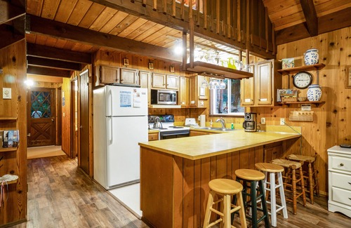 Lopez Island Ski Chalet | Cozy & Quiet Cabin w/Natural beauty - Prime Locale on Southern Lopez Island