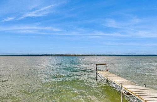Town of Ledyard House | Cozy & Quiet Lakeside Retreat