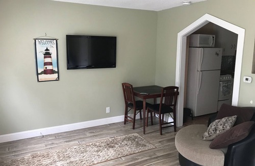 Old Orchard Beach Apartment | Cozy, Quiet Short Walk To Beach Amusement Park.