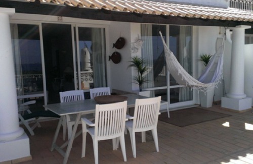 Ferragudo House | COZY & QUIET with magnificent view of the Atlantic Ocean and 5 min from the beach