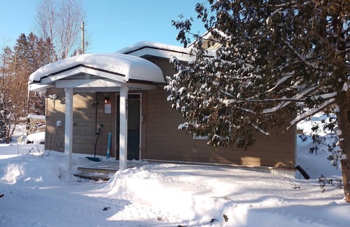 Algoma District House | Cozy Quincy: Comfortable stay near Hwy. 17.
