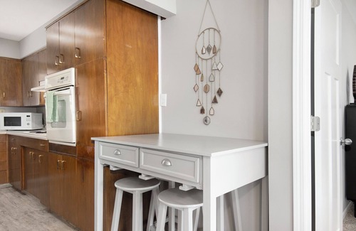 South Central Omaha Apartment | Cozy Ralston Retreat Near Downtown & Arena
