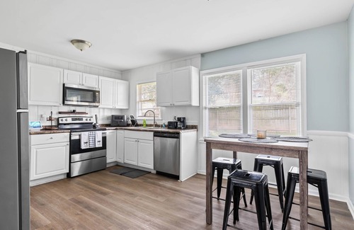 Raleigh House | Cozy Ranch 15 Min to Raleigh Downtown and 15 to Fuquay-Varina Downtown