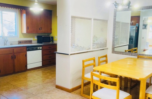 Vestal House | Cozy ranch 3-bedroom house with WiFi, AC in brilliant Vestal