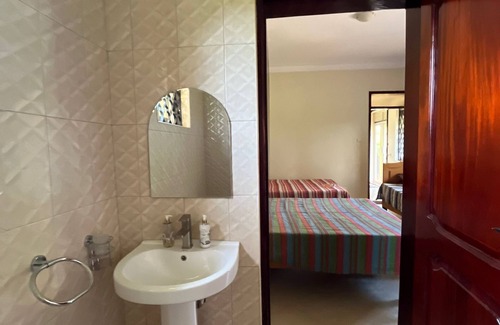 Nakitoma Bed & Breakfast | Cozy Ranch Stay near Ziwa Rhino Sanctuary- Butiti Ranch House