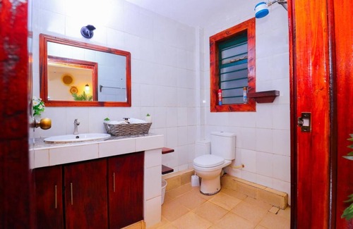 Ruaka House | Cozy Relaxed space in Ruaka close to embassies ,malls,hospitals.