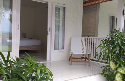 Dalung Bed & Breakfast | COZY RESORT ROOMS WITH GARDEN AND SWIMMING POOL IN KUTA, WH3